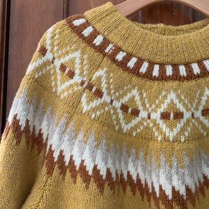 American Eagle Outfitters Sweaters - American Eagle Outfitters sweater American Eagle Outfitters Sweaters - American Eagle Outfitters sweater
